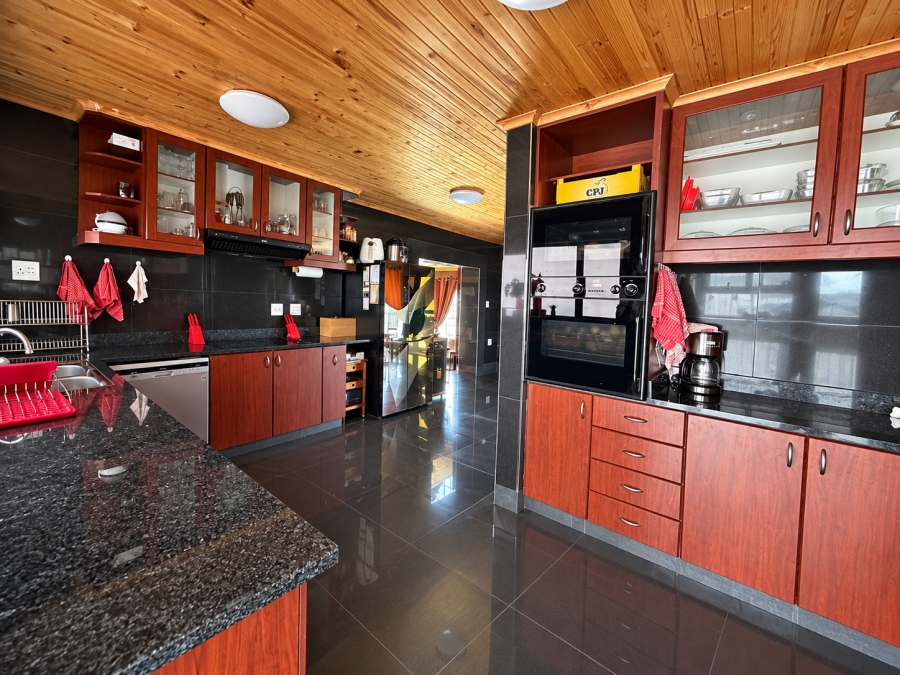 5 Bedroom Property for Sale in Protea Heights Western Cape